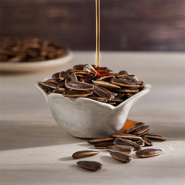 Sheng Xiangzhen- Melon Seeds (caramel)